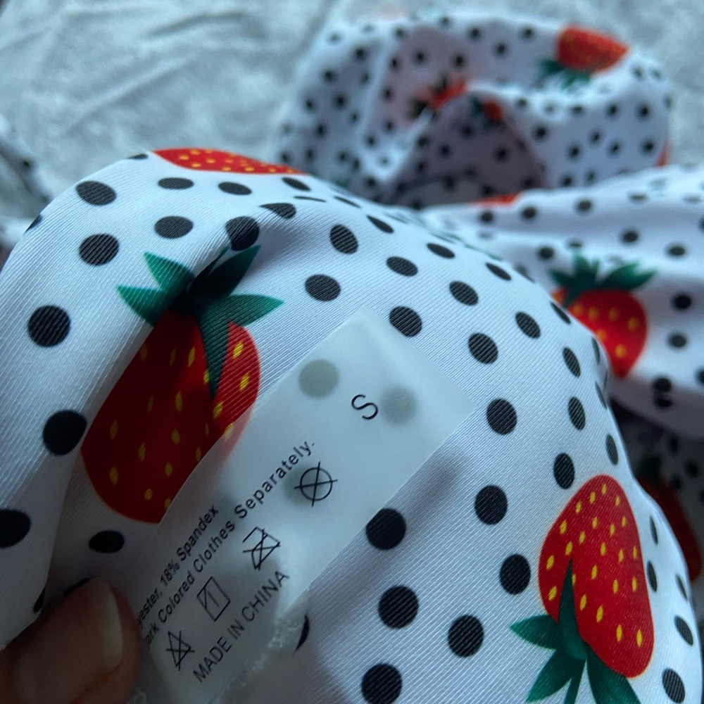 Strawberry Bikini - Picture 4 of 4